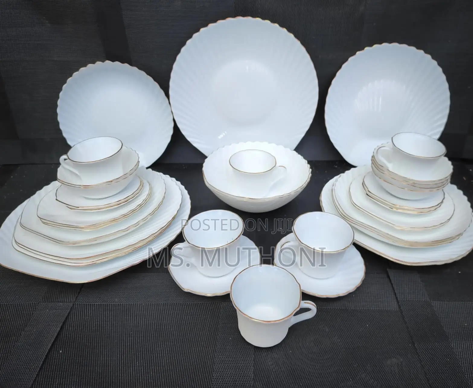 40pcs Classy Shell Gold Rimmed Dinner Set*