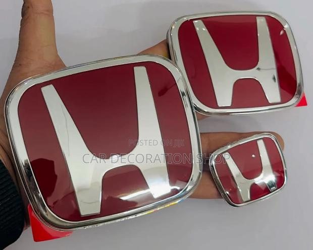 Honda Red H Logo - main view