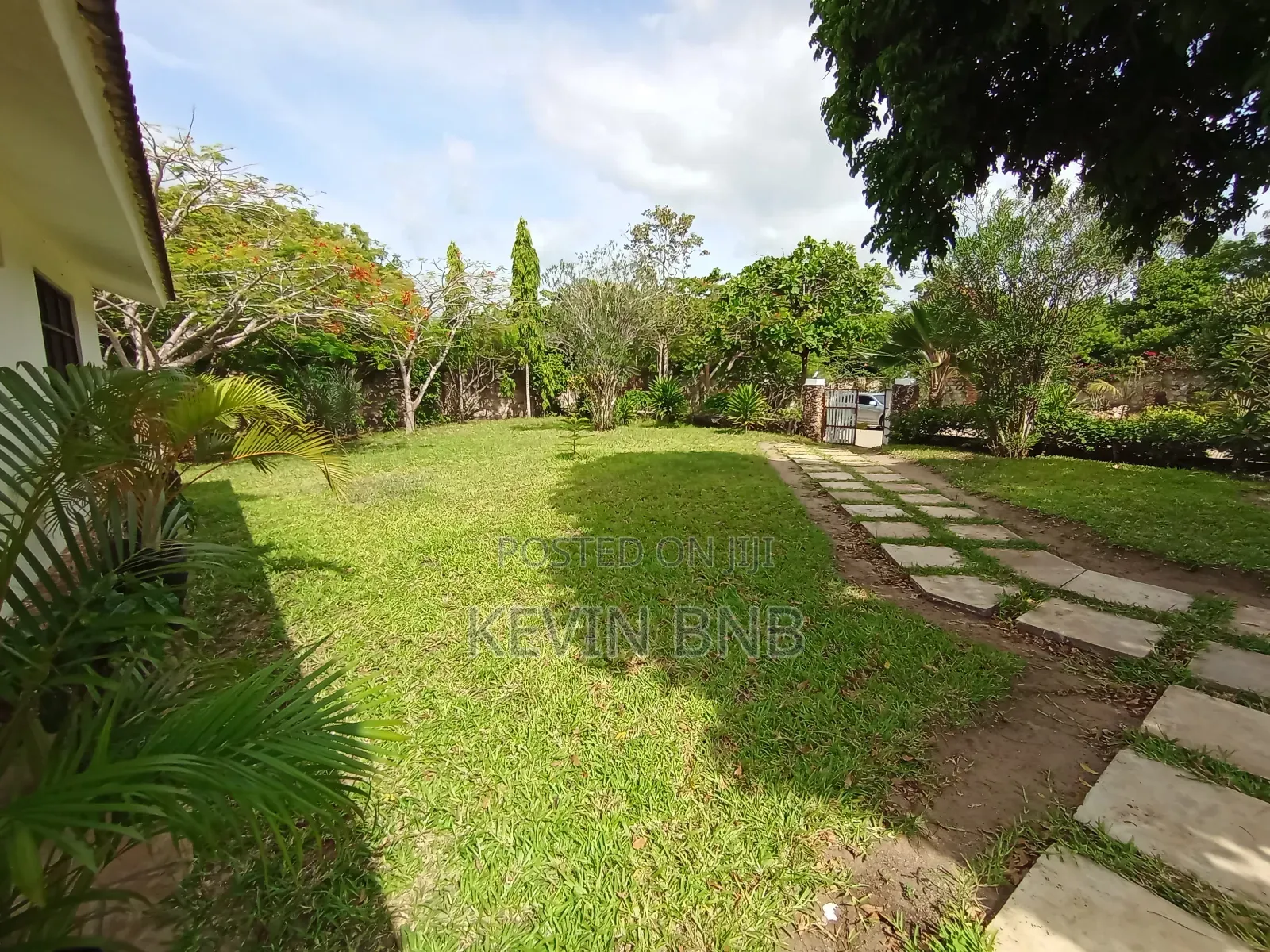 Diani Airbnb 3 Bedroom Private Villa, Large Pool Diani BNB