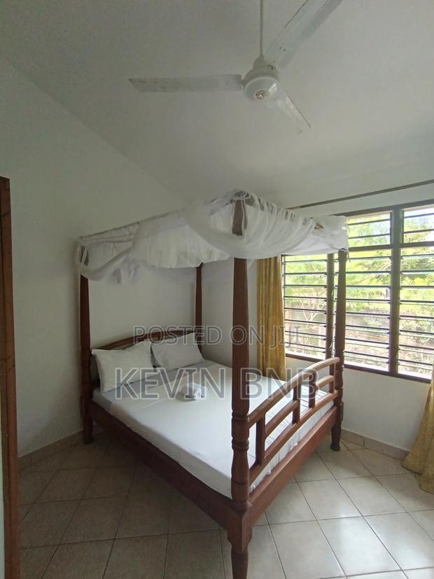 Diani Airbnb 3 Bedroom Private Villa, Large Pool Diani BNB - thumbnail 15