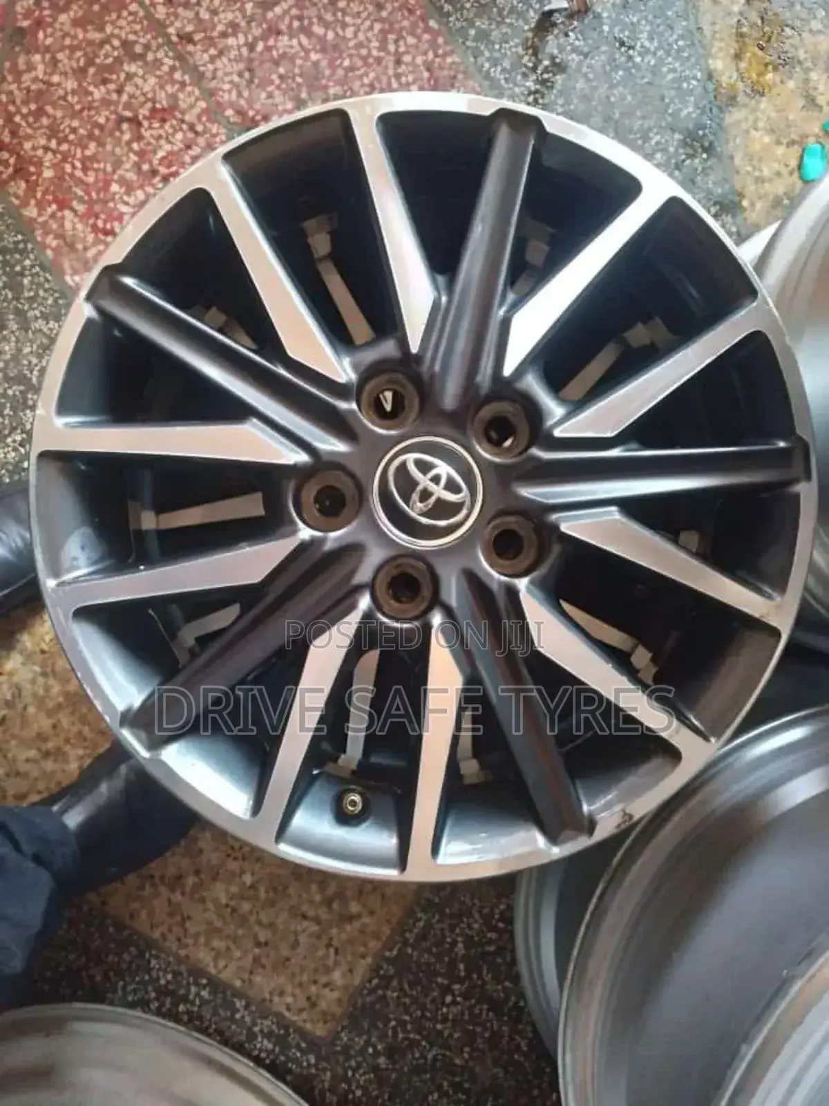 15 Inch Noah Black Silver Original Rims Set