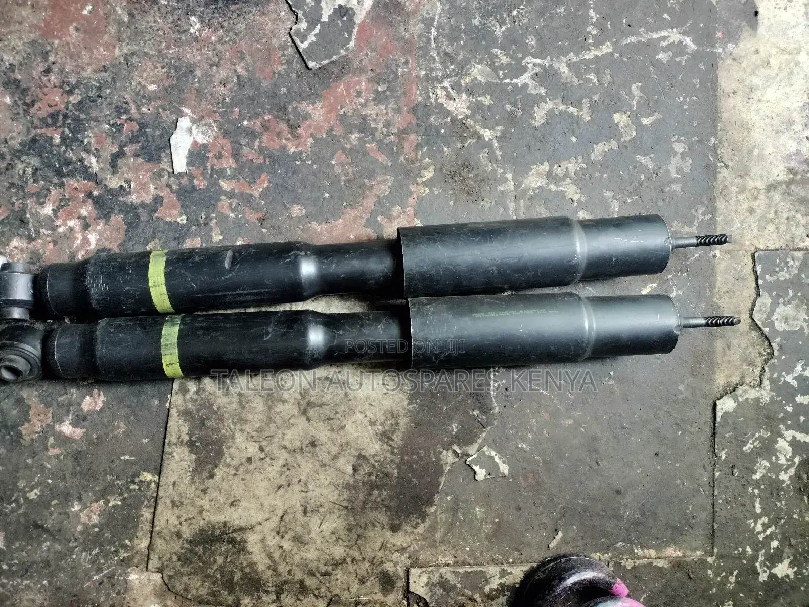 Mitsubishi Shogun Rear Shocks
