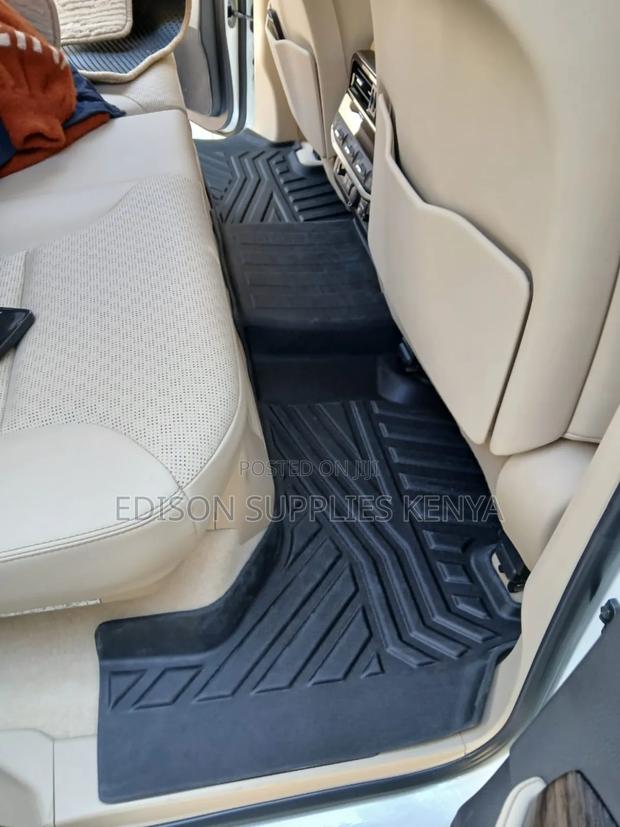 Land Cruiser Lc300 Floor Mats - thumbnail 2