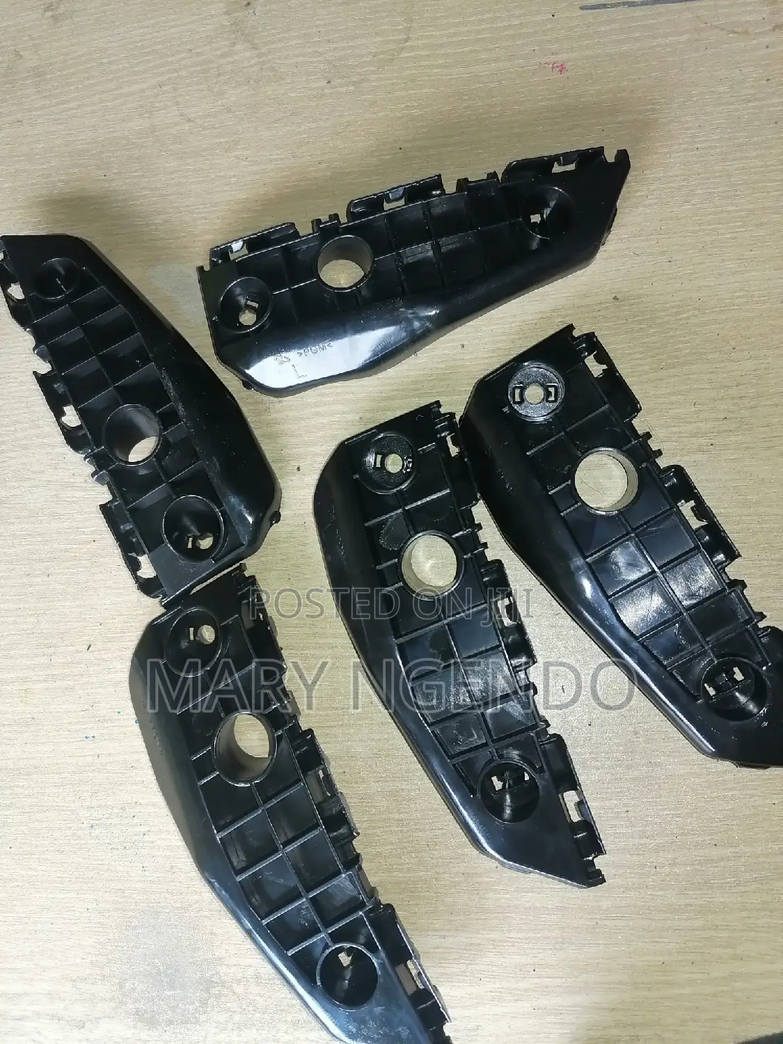 Auris 2008 Front Bumper Holder