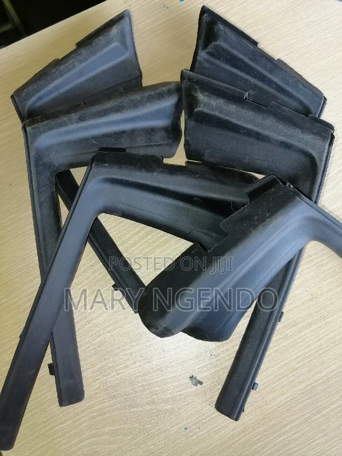 Windscreen Finisher for Toyota Vitz (Jewela)