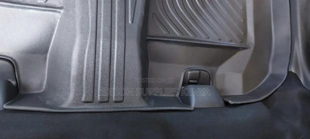 Honda Vezel Original Car Floor Mats - thumbnail 3