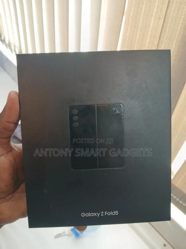 New Samsung Galaxy Z Fold 5 512 GB Black - main view