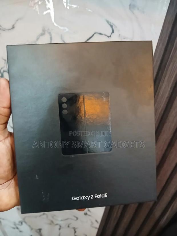 New Samsung Galaxy Z Fold 5 512 GB Black - thumbnail 3