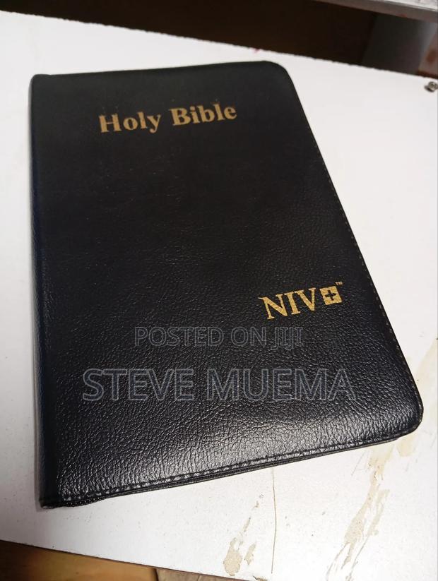 Zipped,Binded Bibles. - thumbnail 5