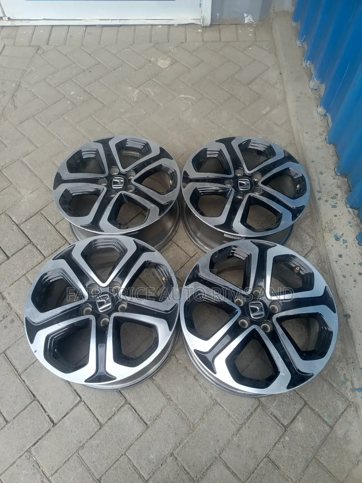 Original Rims Size 17 For Honda Vezel.