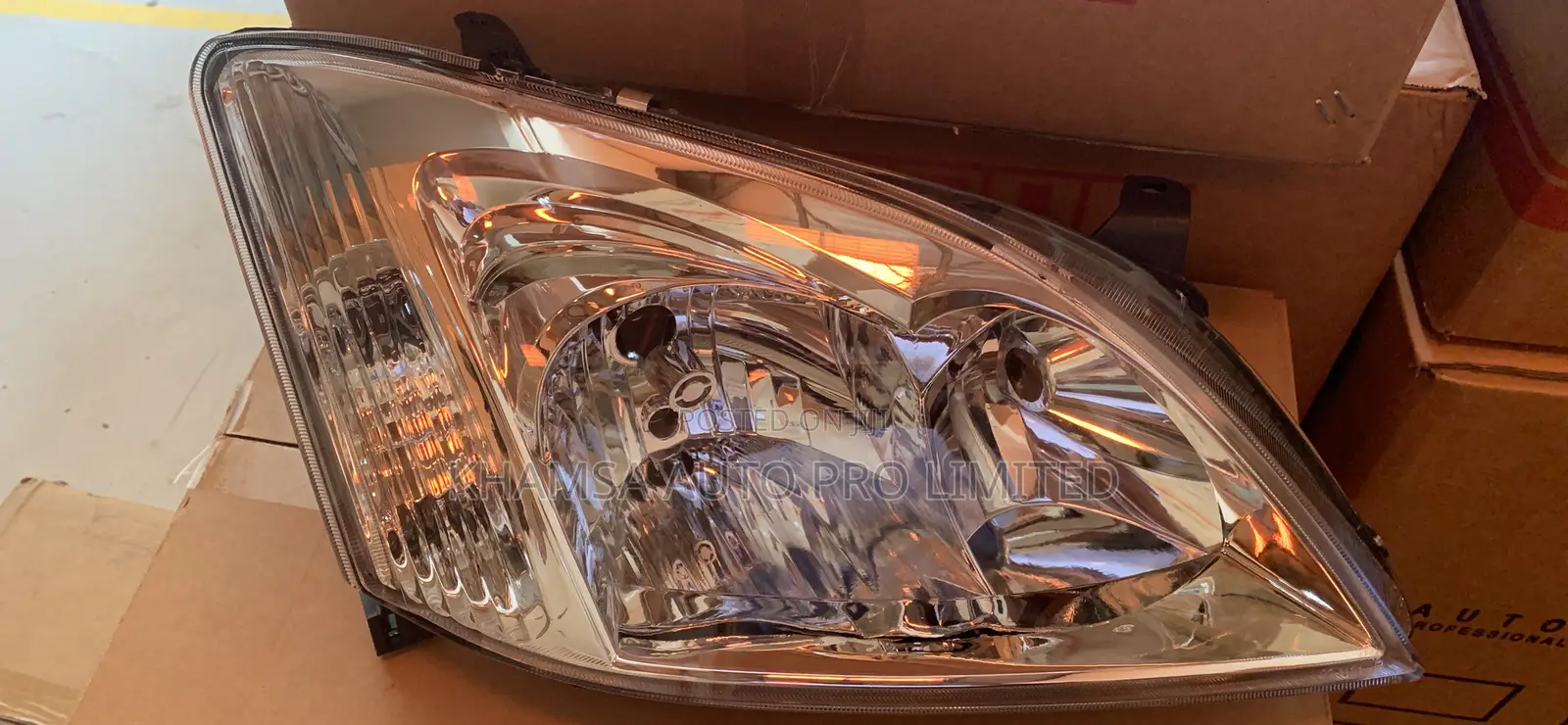 Toyota Runx Head Lamp
