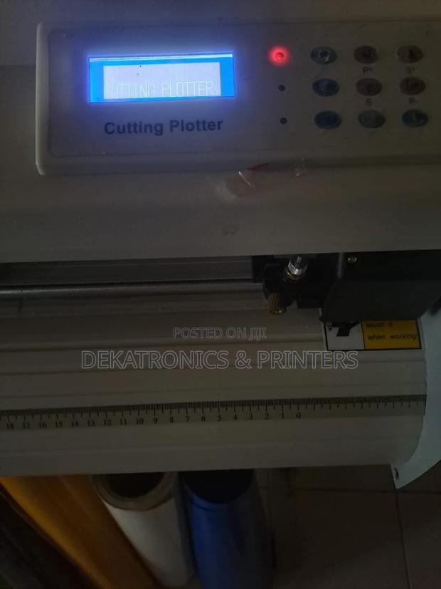 2ft Cutting Plotter Slightly Used - thumbnail 4