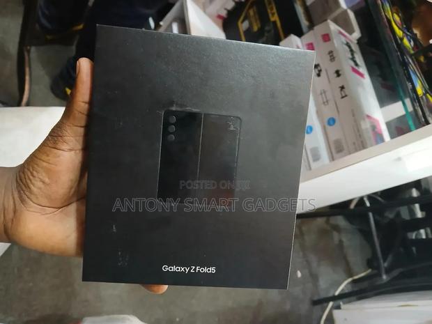 New Samsung Galaxy Z Fold 5 512 GB Black - thumbnail 2