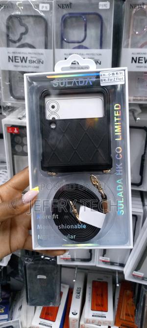 Galaxy Z Flip 4 Wrist Strap Bracelet Cute Black Luxury Case - thumbnail 2