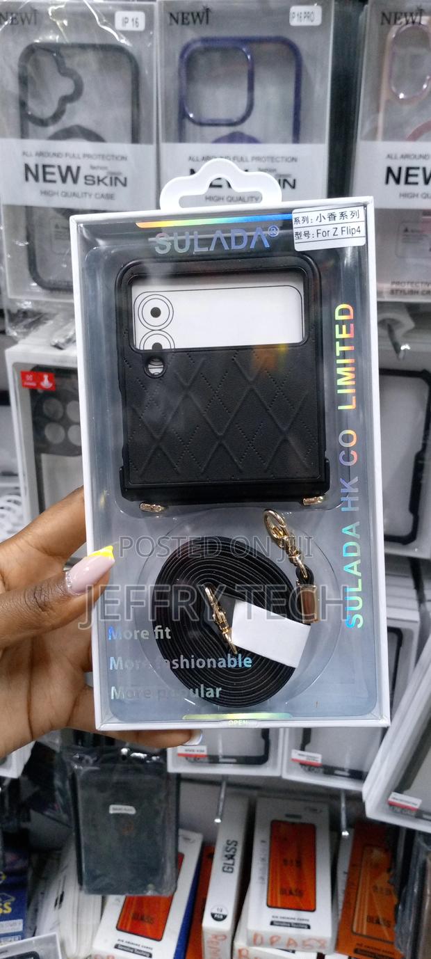 Galaxy Z Flip 4 Wrist Strap Bracelet Cute Black Luxury Case - main view