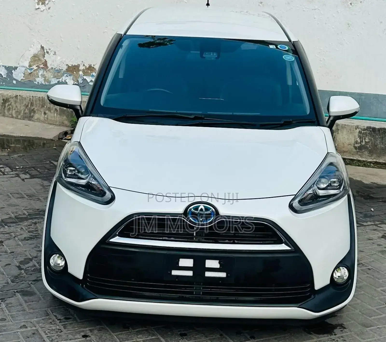 Toyota Sienta 2018 White