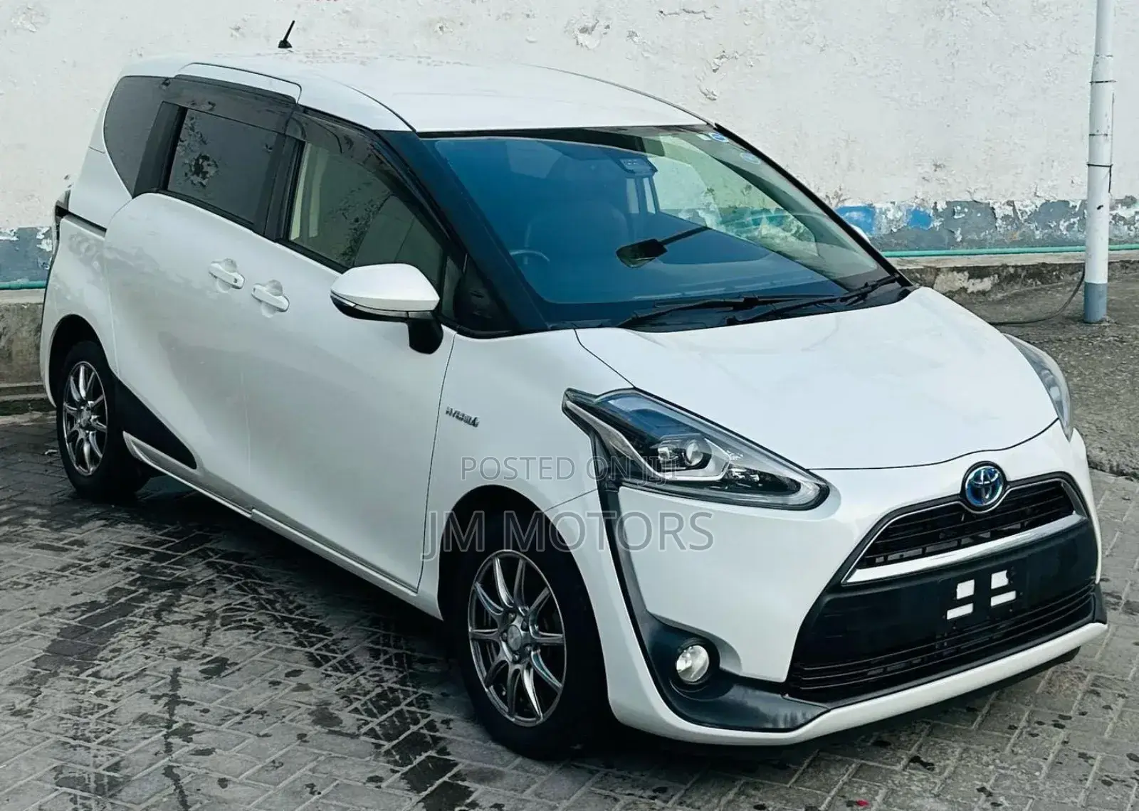 Toyota Sienta 2018 White