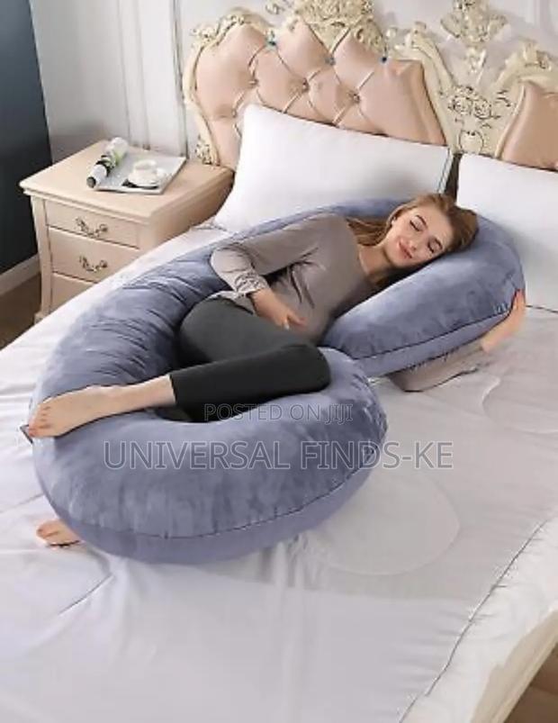 Maternity / Labour Velvet C-Shaped Pregnancy Pillow - main view