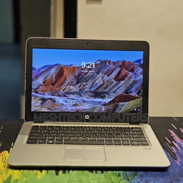 Laptop HP EliteBook 820 G4 8GB Intel Core I5 SSD 256GB - thumbnail 2