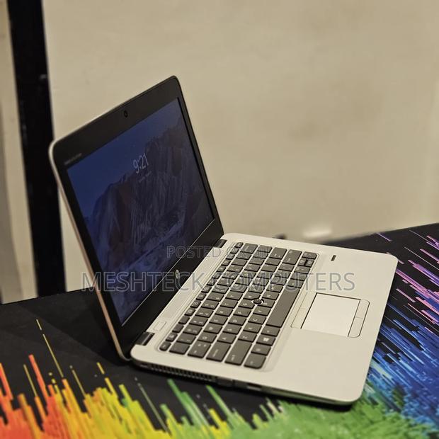 Laptop HP EliteBook 820 G4 8GB Intel Core I5 SSD 256GB - thumbnail 3
