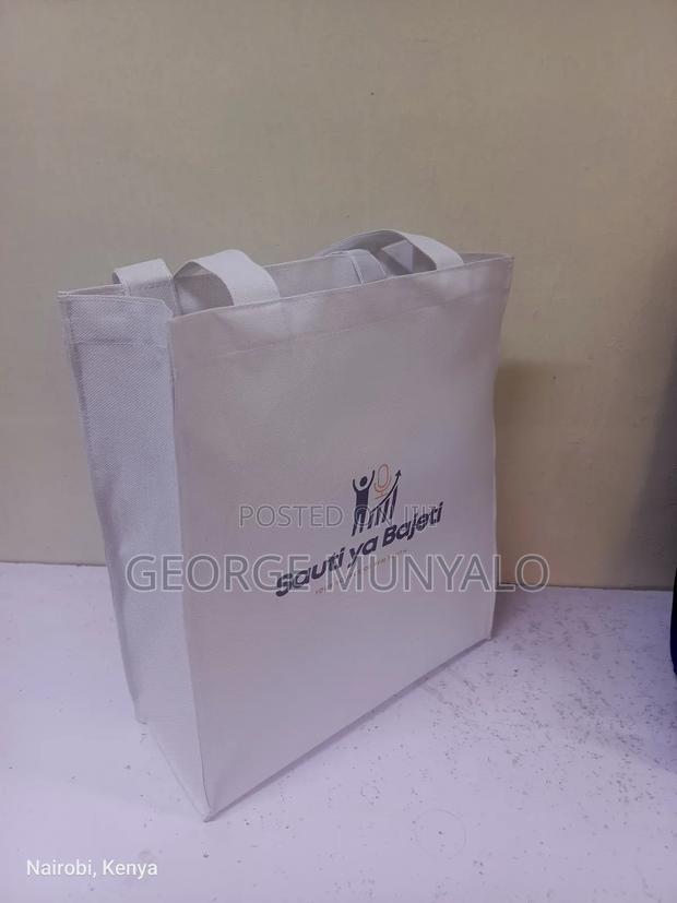 600d Tote Bags - main view