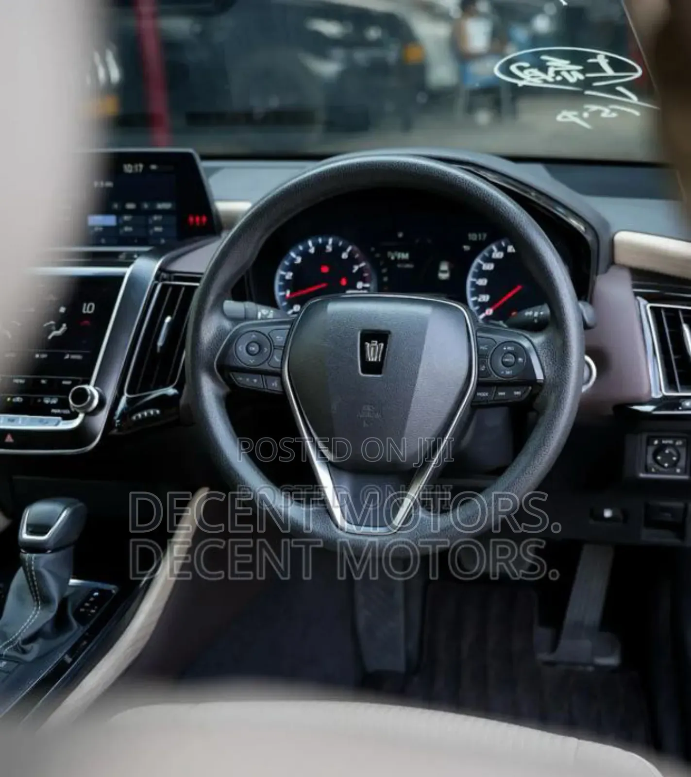 Toyota Crown 2018 Black