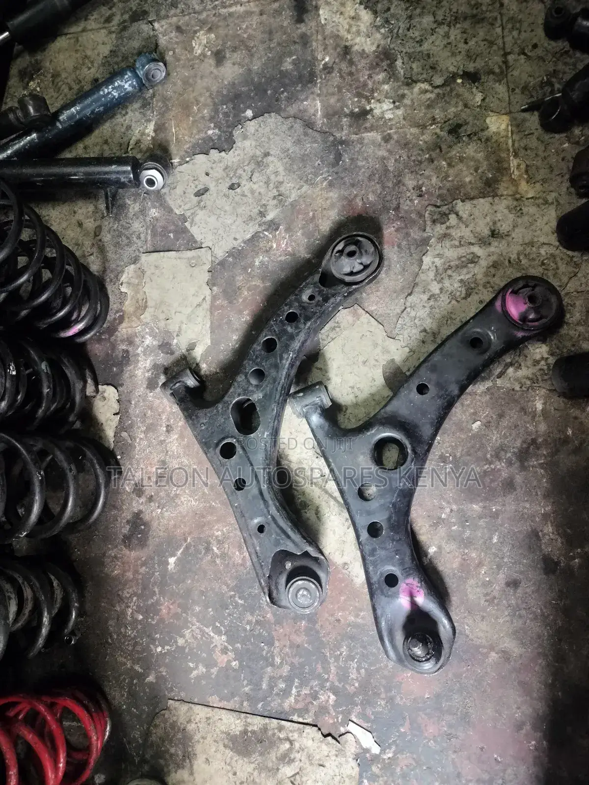 Toyota Voxy/Noah Lower Control Arms