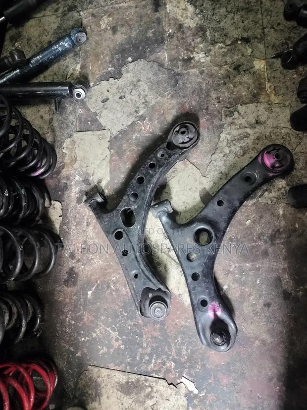 Toyota Voxy/Noah Lower Control Arms