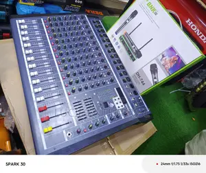 Powered Mixer 12channel With BNK Wireless Microphone