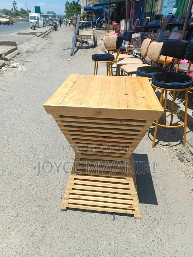 Pallet High Bar Table  - thumbnail 2