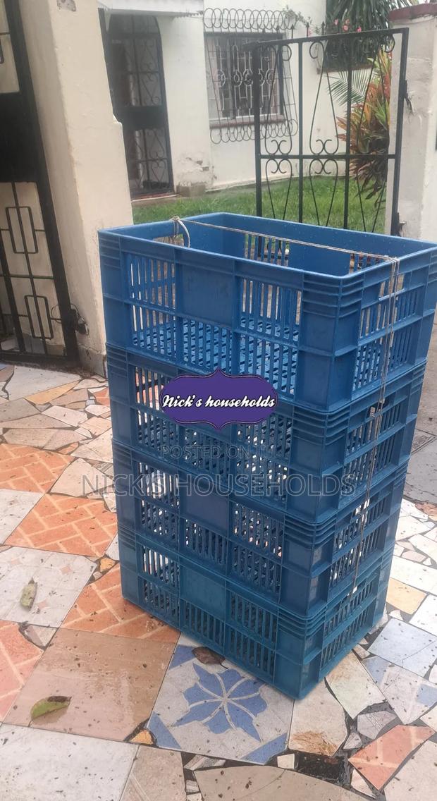 Blue Medium Plastic Crates - thumbnail 3