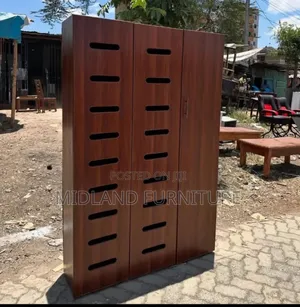 Shoe Rack With 3 Doors.