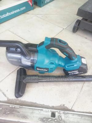 Makita Rechargeable Vacuum Cleaner - thumbnail 2