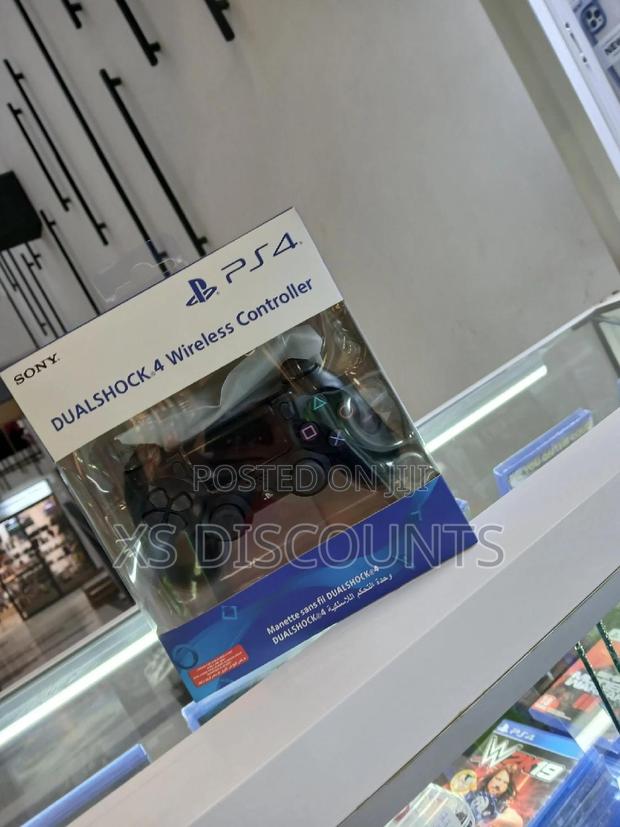 Dualshock 4 Wireless Controller Playstation 4 - main view