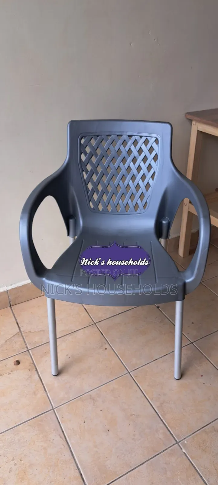 Silver Plastic Chairs With Metal Tubing Leg