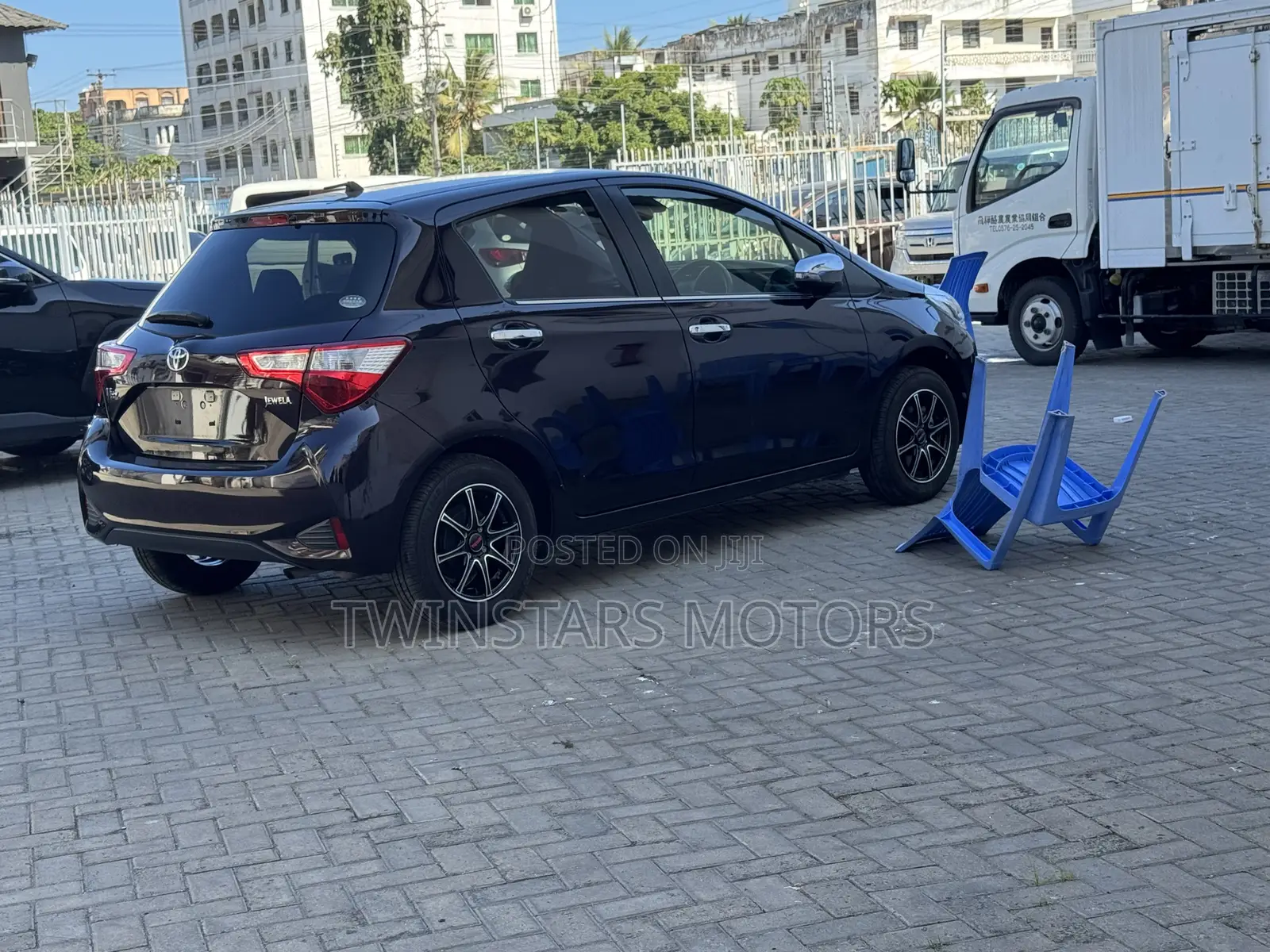 Toyota Vitz 1.0 FWD 5dr 2019 Burgundy