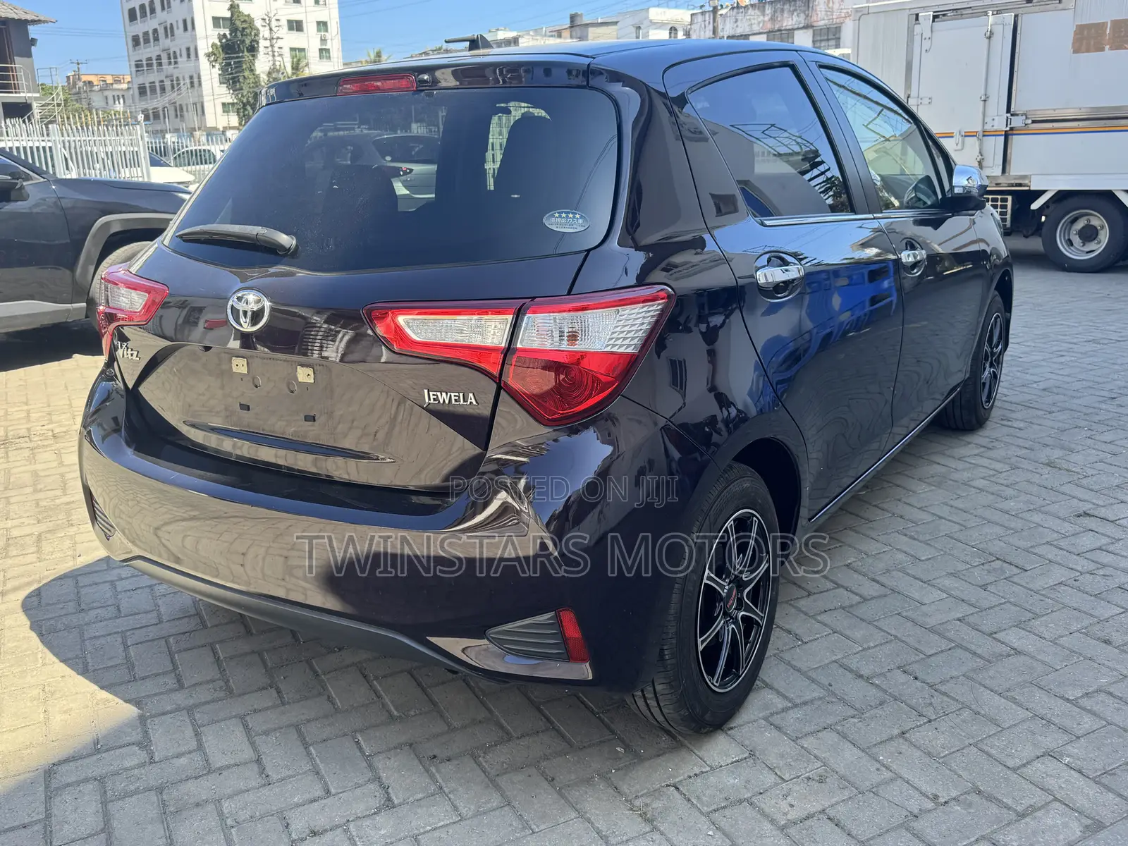 Toyota Vitz 1.0 FWD 5dr 2019 Burgundy
