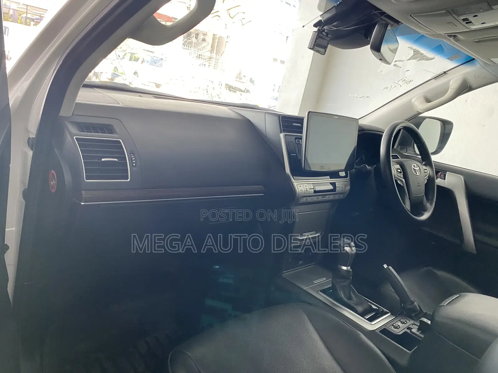 Toyota Land Cruiser Prado 2019 White
