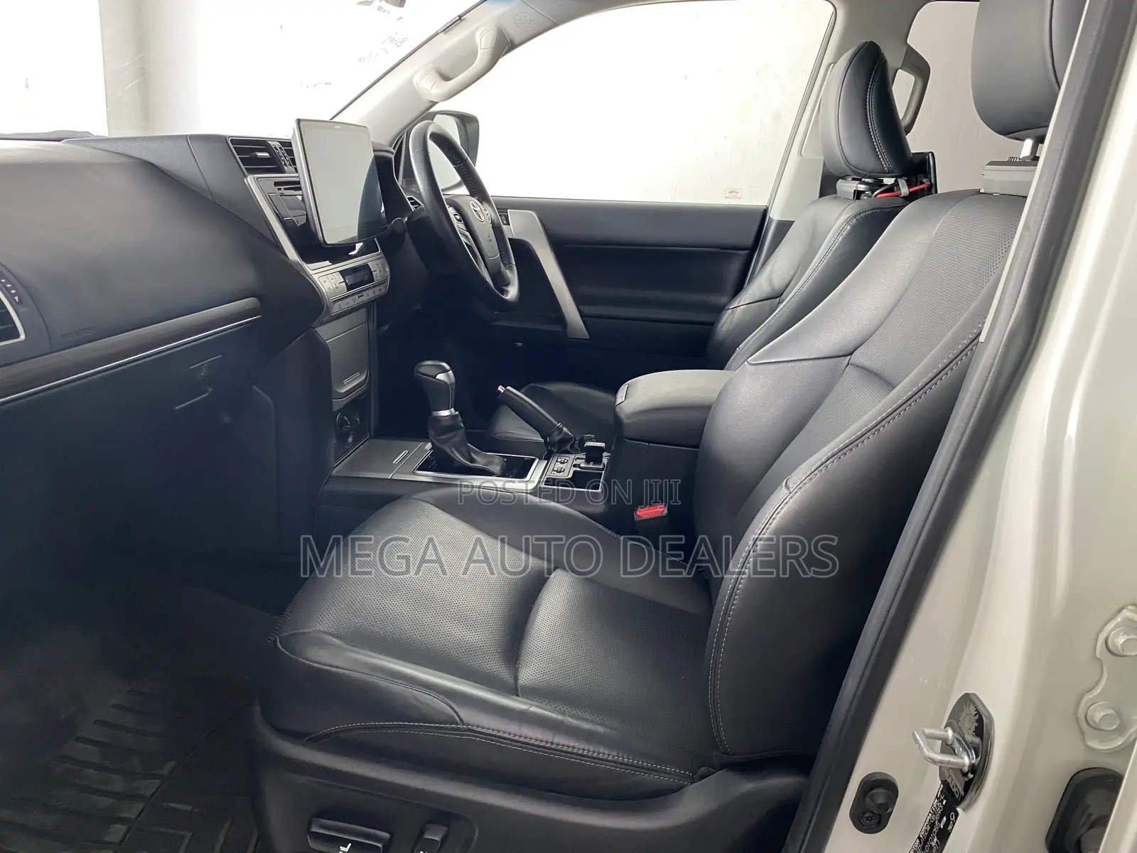 Toyota Land Cruiser Prado 2019 White