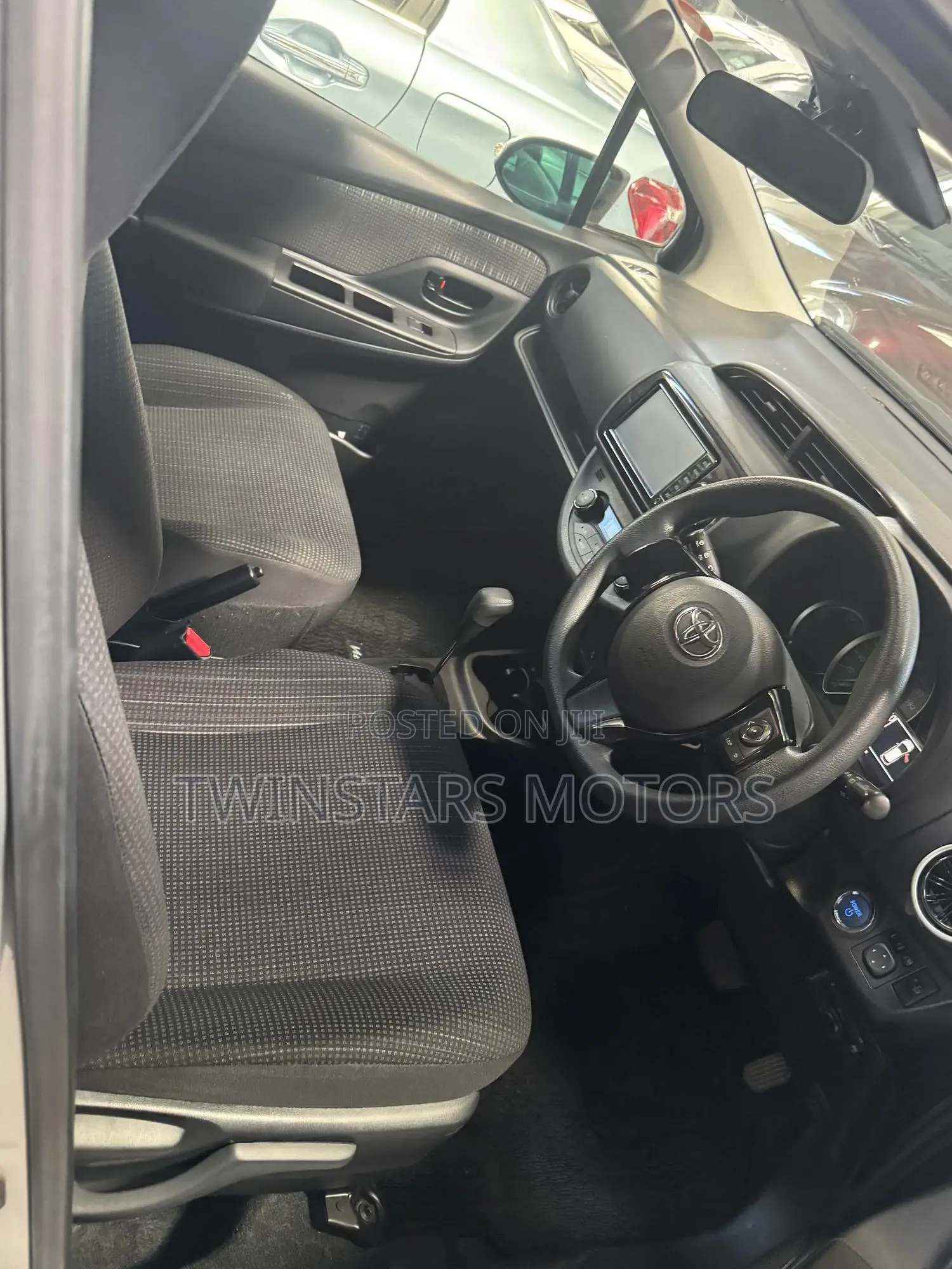 Toyota Vitz 1.5 FWD Hybrid 5dr 2019 Silver