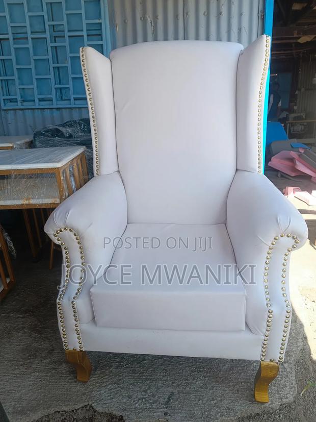 Bishop Seat, Leather White - main view