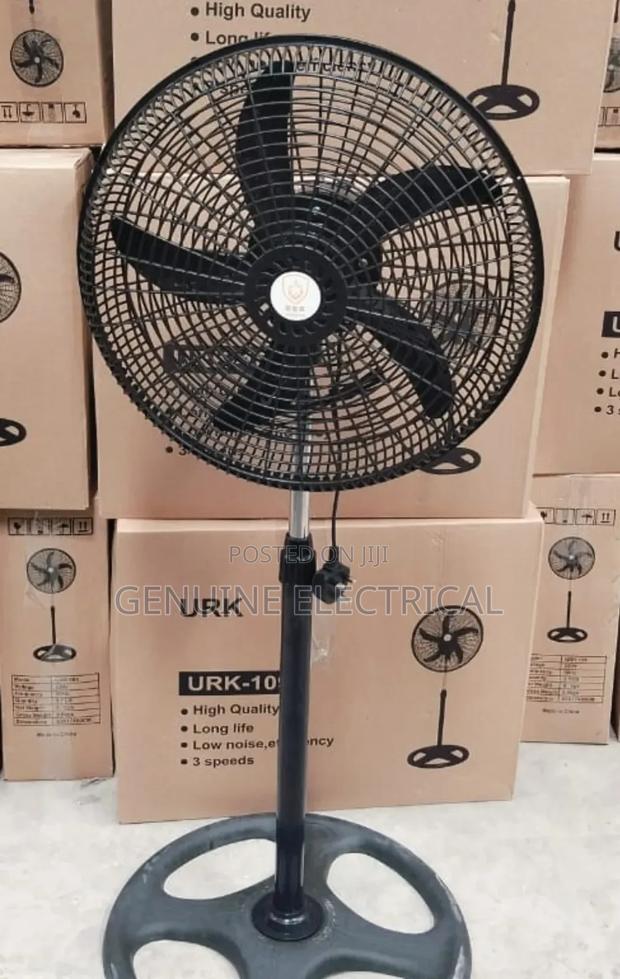 Urk 18" Standing Fan
