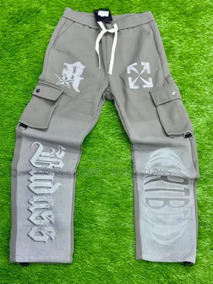 Gray Cargo Pants With Graffiti