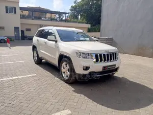 Jeep Cherokee 2011 White