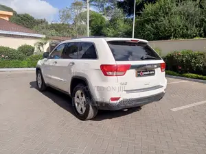 Jeep Cherokee 2011 White