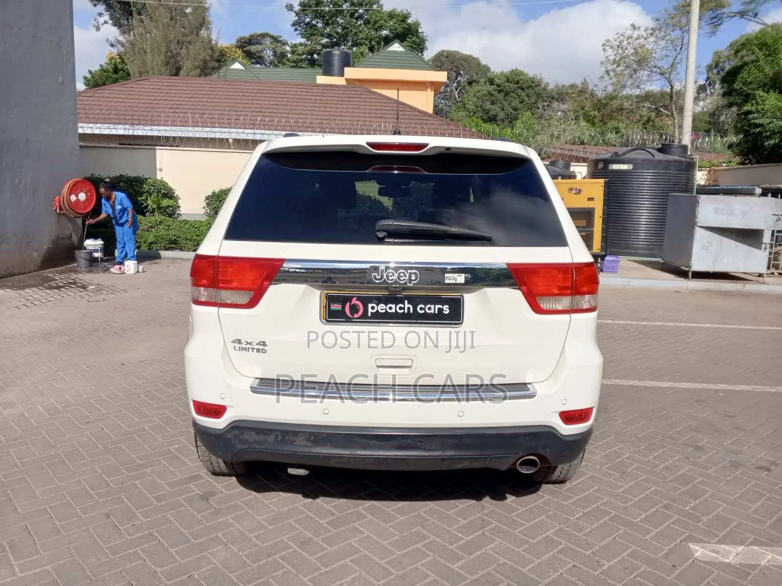 Jeep Cherokee 2011 White
