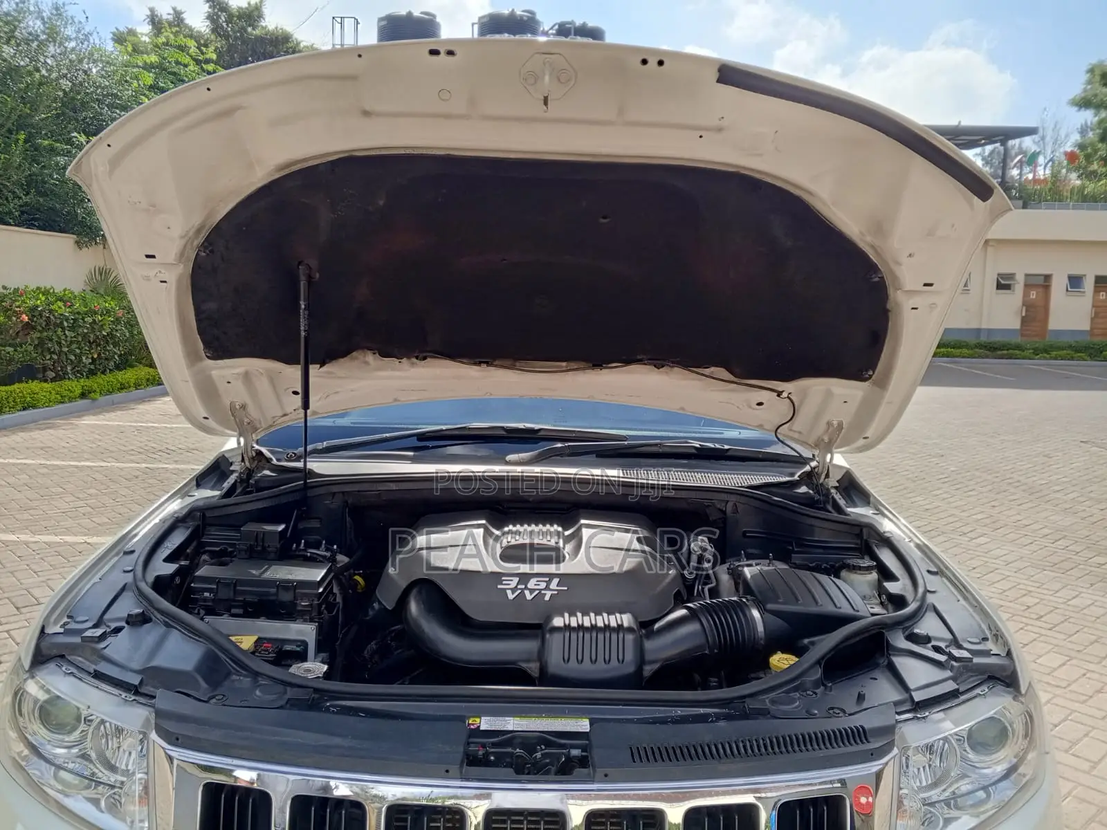 Jeep Cherokee 2011 White