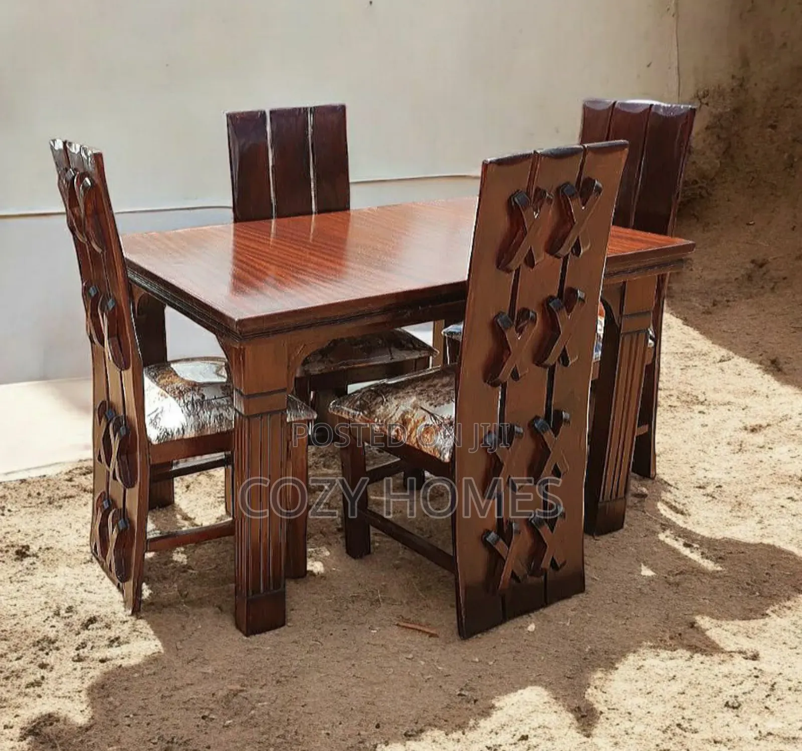 Dining Set, a Luxurious 4 Seater Dining Table