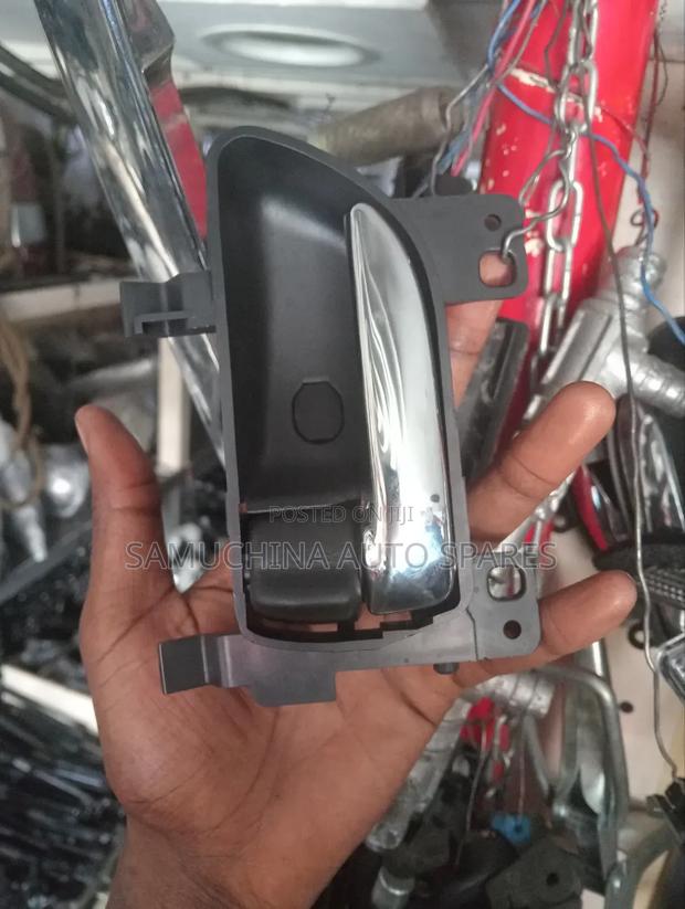 Inner Handle Subaru Forester - thumbnail 2