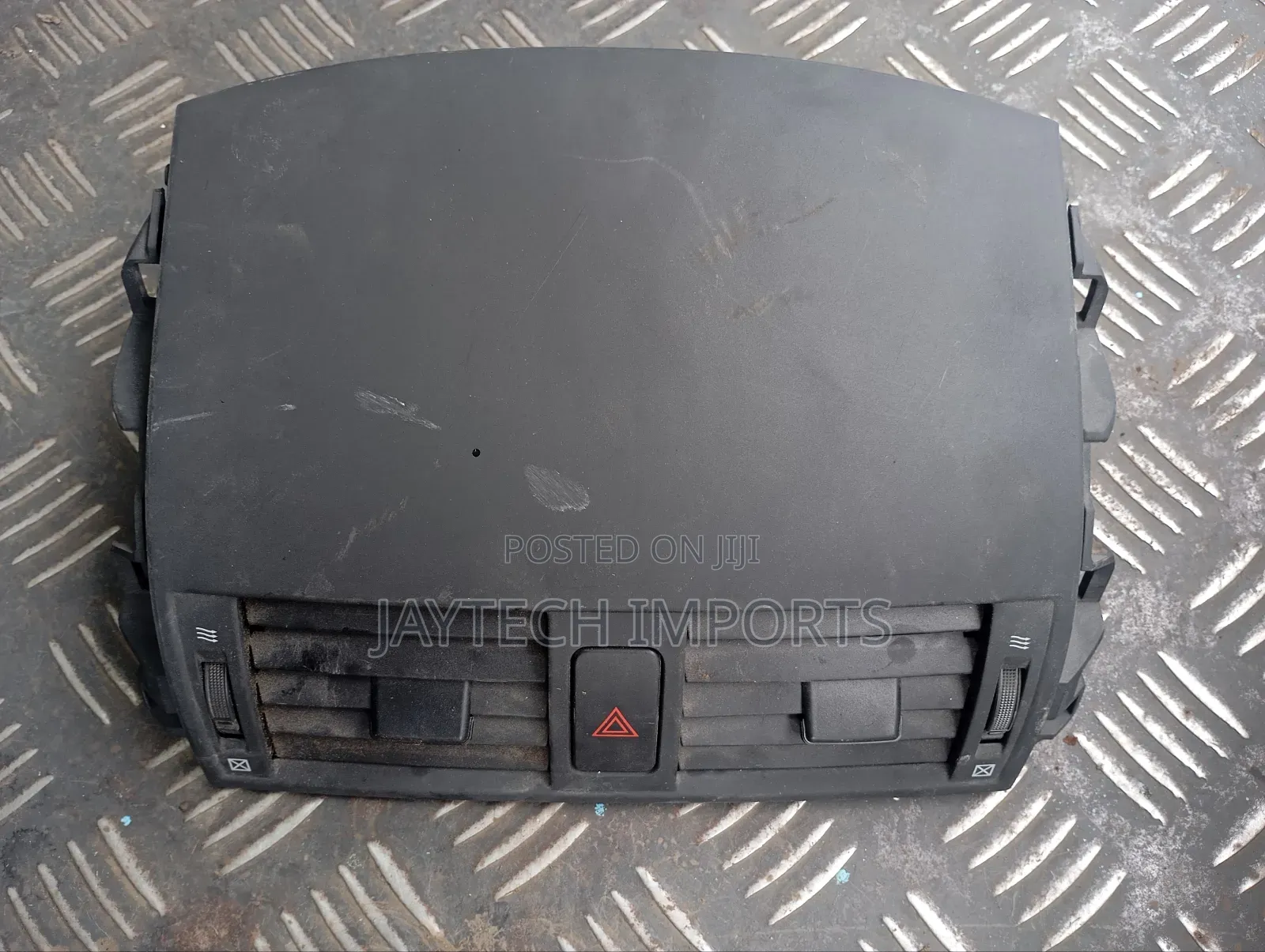 Fielder 141 Dashboard Vent
